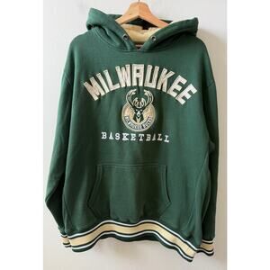 Unk Milwaukee Bucks sweatshirt men's size large
